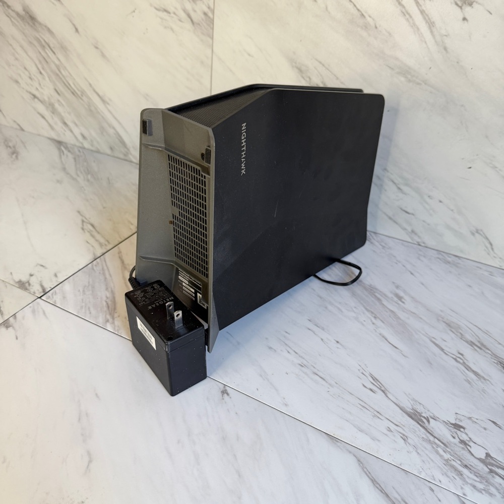 Netgear Nighthawk Multi-Gigabit Wi-Fi Router with Power Adapter - Picture 6 of 6